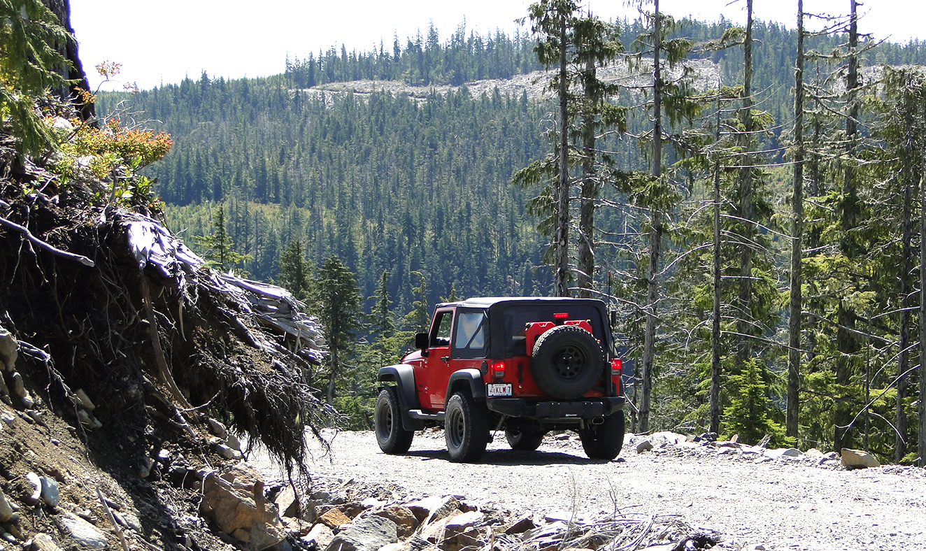 Binoculars when wheeling alone 4x4 trails